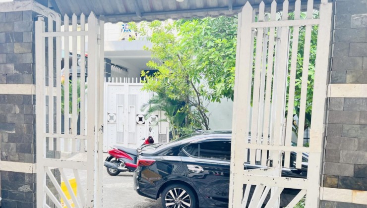 Nhỉnh 9 tỷ, DT105m2 1T 3L, 5PN, Đường Dân Chủ, Bình Thọ, 
Cách VINCOM 200M