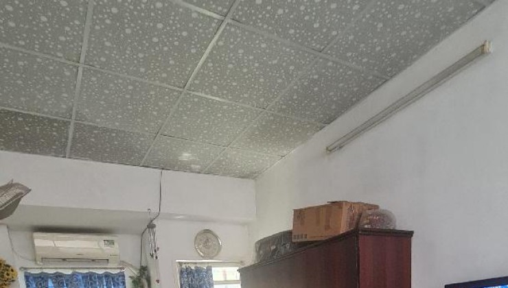 Bán nhà đường Dương Bá Cung, Phường An Lạc A, Bình Tân.
Diện tích: 24 x 2 tầng x (3 x 8).
Giá: 2.7 tỷ thương lượng.