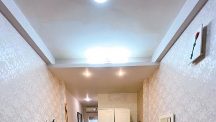 Mặt tiền cách 15 m DTSD 155M đúc mới 5 tấm có 6 tỷ Q4
