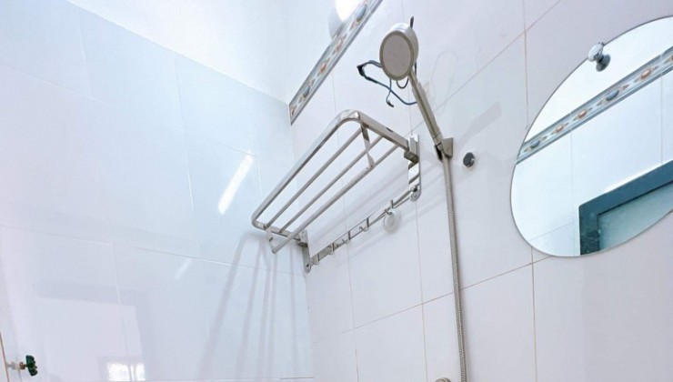 NHÀ đẹp Ngang 3.3x3.6x4- 3 tấm chỉ 2 tỷ Khánh Hội Q4 
NGÂN HÀNG CHO VAY 70%