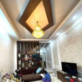NHÀ SIÊU ĐẸP 1090 lÁNG 44m chỉ 2,9 tỷ lại còn tl
 - 3 GÁC ĐỖ CỬA - 50M RA MẶT PHỐ - 2 MẶT NGÕ TRƯỚC SAU - CHỦ TẶNG FULL NỘI THẤT TIỀN TỶ.
