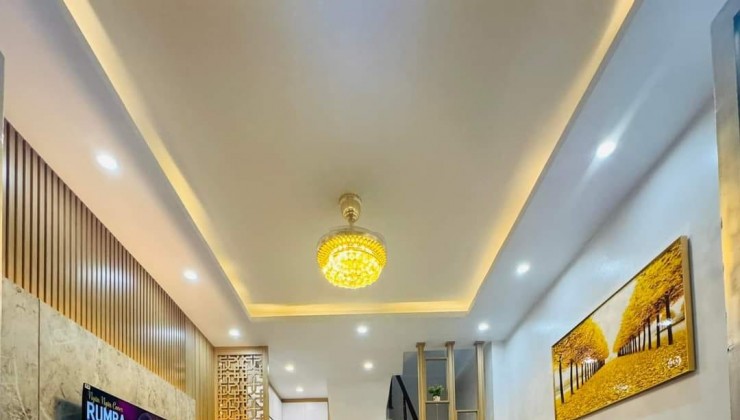 BÁN NHÀ HOÀNG HOA THÁM - BA ĐÌNH
DT 32M2 X 6 TẦNG, MĂT TIỀN 4,2M