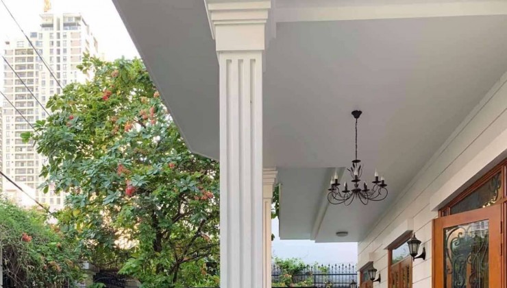 Đi định cư, bán Villa đường số 11 Thảo Điền Q2, DTS 442,5m2 hồ bơi muối 110 tỉ