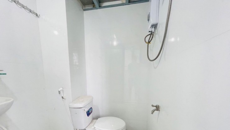 Bán CHDV QL13, Bình Thạnh, Ngay BX Miền Đông, gần 200m2, 4 tầng, Giá 19,5 tỷ (bớt lộc).

 Bán CHDV QL13, Bình Thạnh, Ngay BX Miền Đông, gần 200m2,
