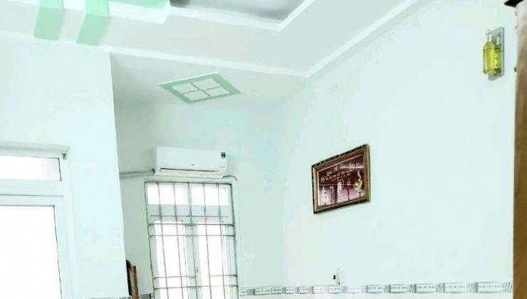 Hẻm 5m DT Ngang 4 x nở hậu 4.2 x 12.5 m - 2 tấm Đoàn Văn Bơ Q4 chỉ 4 tỷ 

Bank cho vay 4 tỷ