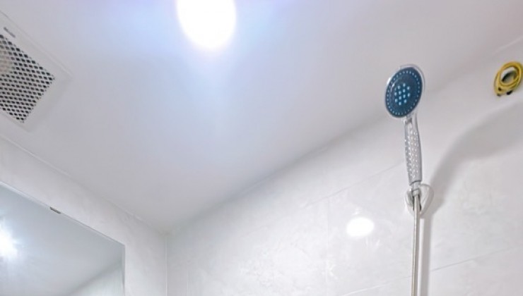 NHÀ ĐẸP NGANG 3.2 x 8 - 3 tấm - 4 phòng Ngũ 

chỉ 2 tỷ Đoàn Văn Bơ Q4