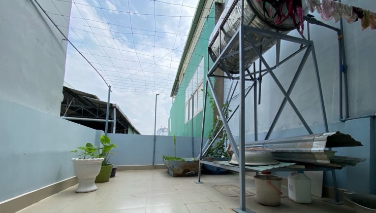Mặt tiền đường số TÂN QUY Q7 
NGANG 3.5 x19 m đúc 4 tấm hơn 100 triệu m
Chỉ 8 tỷ Bank cho vay 7 tỷ
