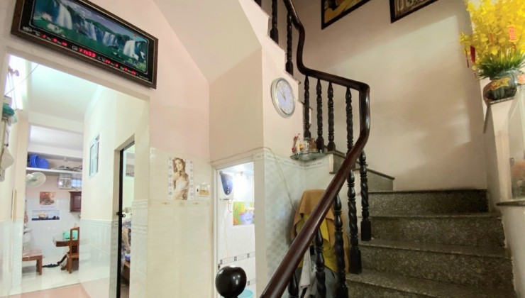 Mặt tiền kinh doanh Nguyễn Văn Linh Q7
Ngang 4.5 x 20 đúc 4 tấm dưới 160 triệu m