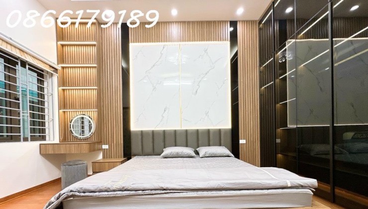 NHÀ HOÀNG MAI - Ô TÔ 30 MÉT - TẶNG FULL NỘI THẤT 
DT 38M ,4 tầng,MT 3.8m ,Giá chào hơn 5 tỷ