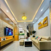 BÁN NHÀ HOÀNG HOA THÁM - BA ĐÌNH
DT 32M2 X 6 TẦNG, MĂT TIỀN 4,2M