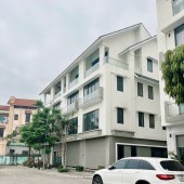 Bán căn liền kề 75m2 Geleximco ngay trung tâm thương mại giá hơn 10 tỷ.
Chính chủ bán hộ 4 tầng diện tích 75m2 giá hơn 10 tỷ.