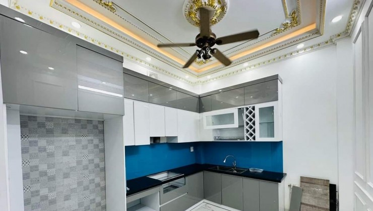 BÁN NHÀ DÒNG TIỀN 100K $/năm PHỐ THỊNH HÀO 1 - ĐỐNG ĐA 
DT: 132M2 x 8 TẦNG, MẶT TIỀN 11M