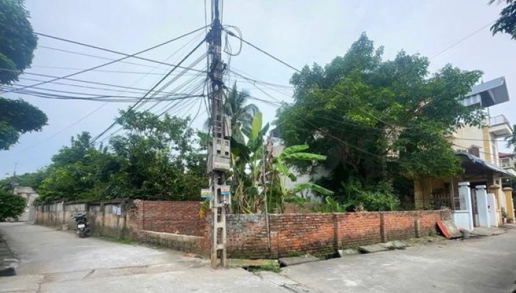 Chính chủ gửi bán lô đất 53.1m2 ngay gần khu công nghiệp Phú Nghĩa
-Lô góc giao thông thuận tiện
- Oto tải đi lại thoải mái
- Tiện ích đầy