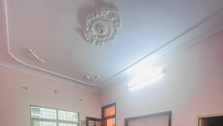 BÁN NHÀ KHU HOÀNG MAI
LÔ GÓC - MẶT NGÕ THÔNG - Ô TÔ QUA - BÁN ĐẤT TẶNG NHÀ. ,