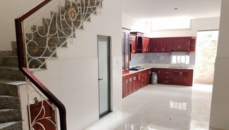 Bán nhà HXH Thành Thái, P12, Q10, 60m2, 4 tầng, 4PN, chỉ nhỉnh 11 tỷ