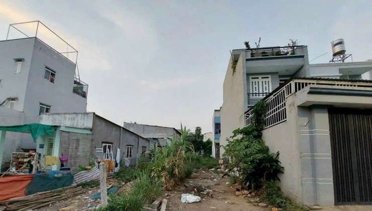 Chính Chủ Bán Mặt tiền Vĩnh Phú 38A, thông qua quận 12 ,
Diện tích : 4,5 x 24 tổng 108,5m2 Thổ Cư 60m2