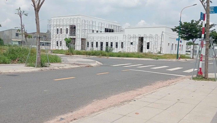 Bán Nhà Đất Gần Khu Công Nghiệp Vsip 2 , Giá Rẻ Bến Cát Bình dương 
Diện Tích 100m2 Giá 1.3 tỷ