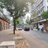 MT lớn, gần Hai Bà Trưng
 120 BIS NGUYỄN ĐÌNH CHIỂU, ĐAKAO, QUẬN 1
