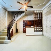 NHÀ ĐẸP 5 TẦNG PHỐ HOÀNG NGÂN ;NGÕ 3 GÁC THÔNG
   BẠT NGÀN TIỆN ÍCH; DIỆN TÍCH 38M2; GIÁ NHỈNH 6 TỶ