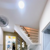 Hẻm xe hơi cách nhà 50 m 
Ngang 3 x 9 Q4 Cách Q 1-100 m 
hơn 2,5 tỷ