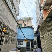 MẶT TIỀN CÁCH HẺM 15 M 
Ngang 3 x nở hậu 4.2 dài 23 m 
Xóm Chiếu giao Đoàn Văn Bơ Q4
79 TRIỆU M 2