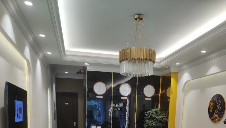 Hàng Thùng 7 Tầng Thang Máy 70M2 MT 4.2M 55 Tỷ