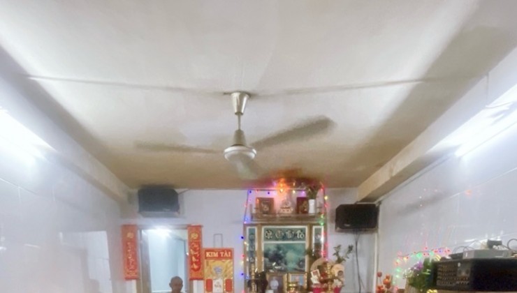 HOT- HOT, HÀNG NGỘP GIẢM SỐC TỪ 6,9 CÒN 5.5 TỶ.
NHÀ DƯƠNG BÁ TRẠC. P. 1. Q. 8, DT 75M2, HXH CÁCH CẦU NGUYỄN VĂN CỪ 200M.