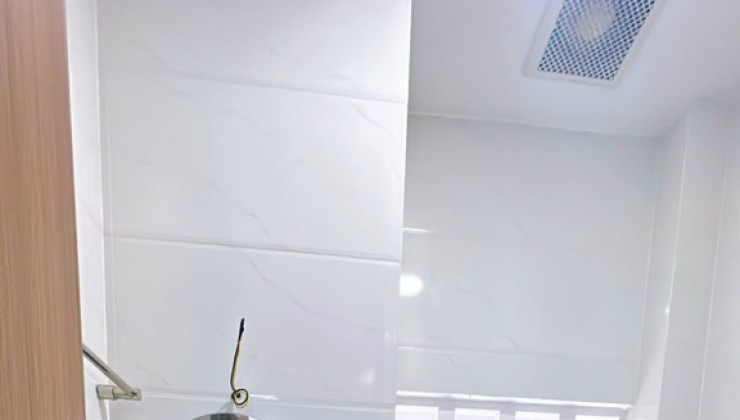 Nhà đẹp Ngang 3.2 x 7 đúc 3 tấm 
Đoàn Văn Bơ p9 Q4 GIẢM 1 TỶ GẤP GẤP
