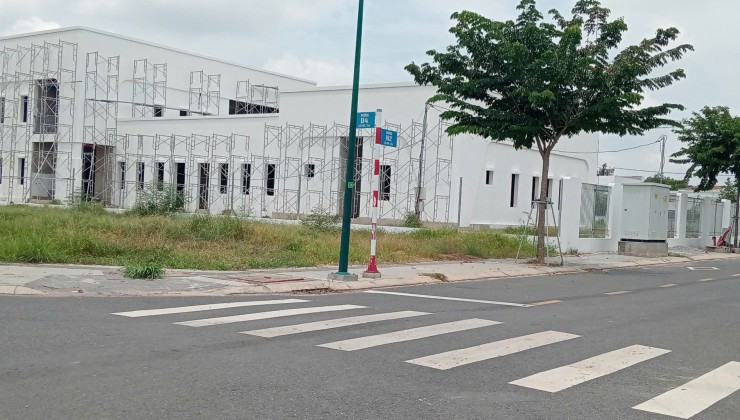 Bán Đất Hòa Lợi 14-6 Bến Đồn, P Hòa Lợi TP. Bến Cát, Bình Dương

Diện tích : 5x18 = 90 m2 Thổ cư 100% 

Gần khu công nghiệp Vsip2 , Vsip2 mở
