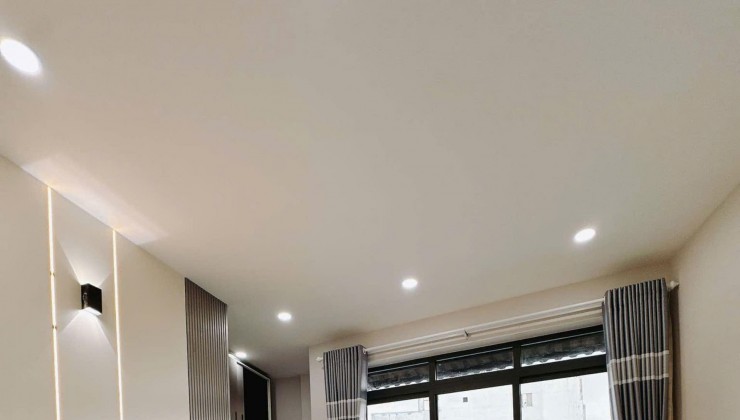 SÁT MẶT TIỀN 25  M HẺM RÔNG 5M CÓ SÂN NGANG 6M Q4
Ngang 5 x 7.35m DIỆN TÍCH SD 140 m2- 4 TẤM Q4 - CÓ 4 TỶ X