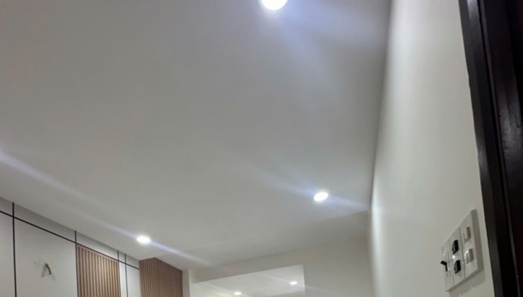 MẶT TIỀN CÁCH HẺM 10M 
DT NGANG 4.5 X 15 ĐÚC 3 TẤM HƠN 79 TRIỆU M Q4