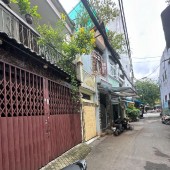 Bán Nhà Bà Hom, Phường 13, Quận 6. DT 40.3m2 x 2 tầng (4.5 x 9.2). Nở Hậu .
Giá 5.6 Tỷ TL.