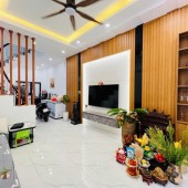 NHÀ ĐẸP 5 TẦNG QUAN NHÂN; DIỆN TÍCH 41M2; NGÕ 3 GÁC;
LÔ GÓC ;GIÁ NHỈNH 9 TỶ.