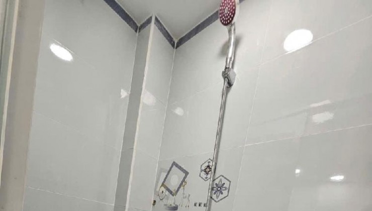CẦN RA GẤP NHÀ SHR HOÀN CÔNG NGAY TT HÀNH CHÍNH QUẬN 8 .

 PHẠM THẾ HIỂN , 3 TẦNG , GIÁ  820TR , PHƯỜNG 5 , QUẬN 8