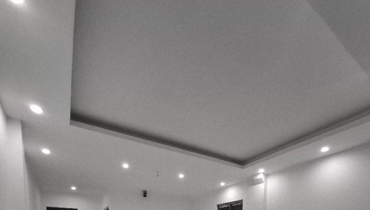 Chính chủ bán gấp nhà Đại La 30m2 4m mặt tiền 2 tầng chỉ hơn 9 tỷ mặt phố kinh doanh sầm uất