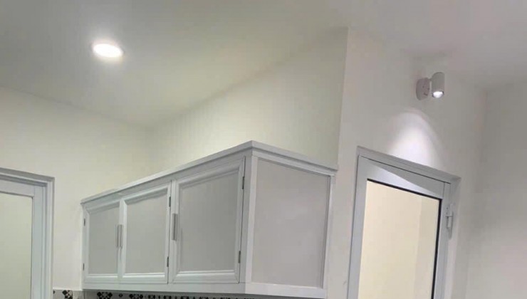 cho thuê nhà nguyên căn mặt tiền Núi Một vừa ở vừa kinh doanh 
(con đường lúc nào cũng đông tấp nập)