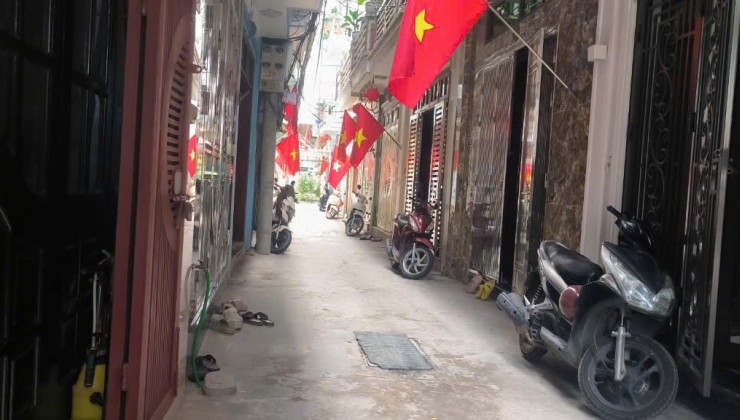 Bán nhà
Nhà 4 tầng ,DT 42m2, đường Lý Sơn, Long Biên -Giá 6,4 tỷ ,0902318197
