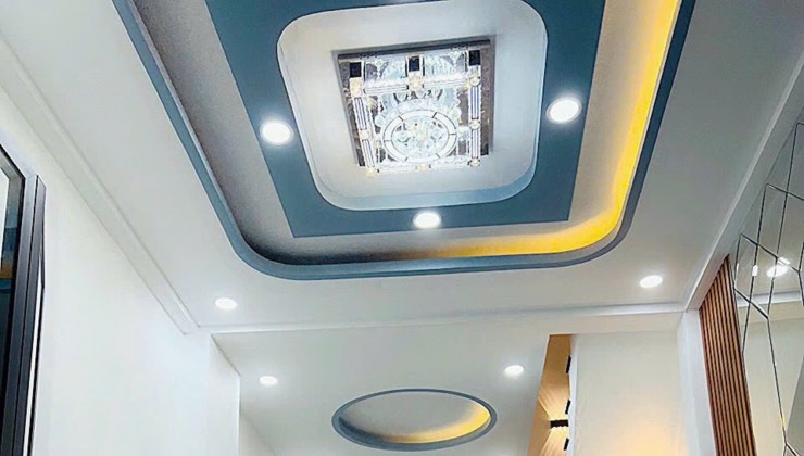 Sát mặt tiền Ngang 3.3 dài 10 m
Có 89 triệu Q4