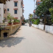 Bán lô đất cao xá đức thượng hoài đức .
- Dt : 68m mt 4.1 m .Hướng Bắc 
- Giá : 7xtr/m .