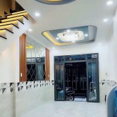 Sát mặt tiền Ngang 3.3 dài 10 m
Có 89 triệu Q4