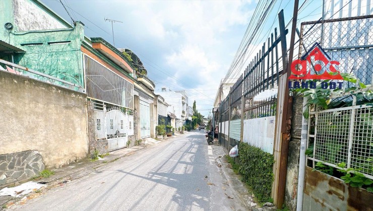 D383
BÁN LÔ ĐẤT có sẵn xác nhà 1 lầu 1 trệt  SỔ RIÊNG FULL THỔ CƯ_ 170m2 ngang 8m Phường Tân Biên