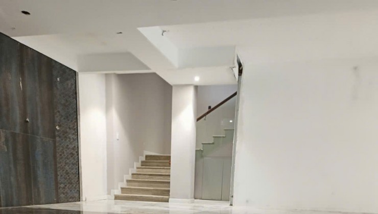 CHÍNH CHỦ CHO THUÊ SPA , THẨM MỸ LỚN MBKD Mặt tiền
Sương Nguyệt Ánh, Phường Bến Thành, Quận 1.