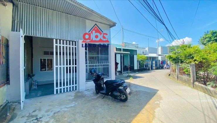 Np994
 BÁN NHÀ CẤP 4 GẦN NGAY UBND BẦU HÀM .TRẢNG BOM .ĐỒNG NAI