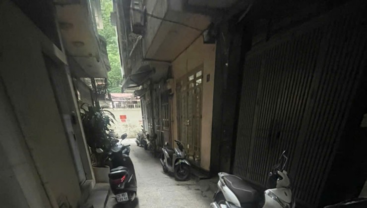 Ông anh cần tiền bán gấp nhà c4
 82,5m2  kv an trạch cát linh
 nhà cách 15 đi ra mặt phố