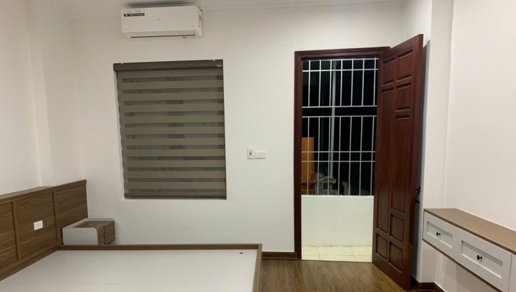 BÁN NHÀ LA KHÊ- HÀ ĐÔNG ,SÁT Ô TÔ, LÔ GÓC 3 THOÁNG 
BÁN NHÀ DÒNG TIỀN CAO 
4 tầng 4 ngủ, giá 3 xxx có thương lượng
Liên hệ: 0944432018 xem nhà