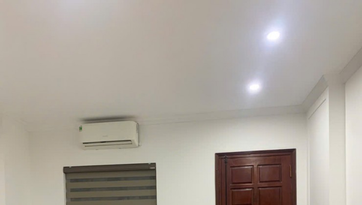 BÁN NHÀ LA KHÊ- HÀ ĐÔNG ,SÁT Ô TÔ, LÔ GÓC 3 THOÁNG 
BÁN NHÀ DÒNG TIỀN CAO 
4 tầng 4 ngủ, giá 3 xxx có thương lượng
Liên hệ: 0944432018 xem nhà