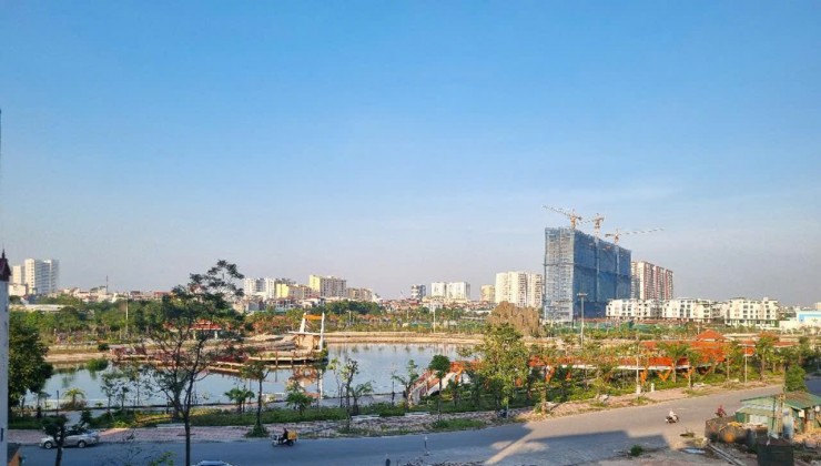 CHỦ NHÀ CẦN BÁN GẤP CĂN NHÀ TẠI NGỌC THUỴ LONG BIÊN. 30M, 5 TẦNG, MẶT TIỀN 4,1M. GIÁ NHỈNH 5 TỶ
NHÀ MỚI ĐẸP, XÂY CHẮC CHẮN , VIEW HỒ,PHÂN LÔ VUÔNG