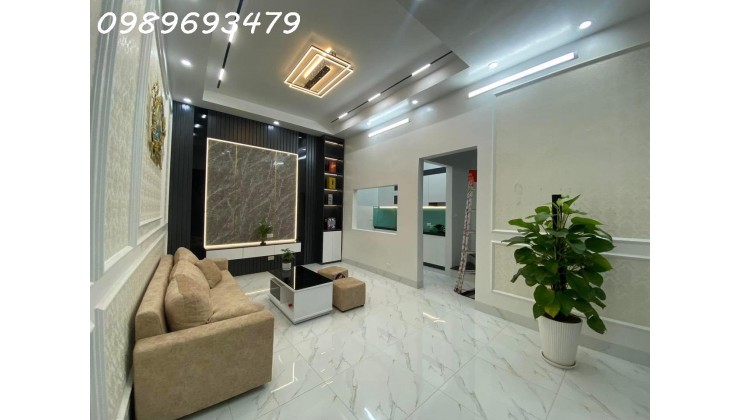 Nhà đẹp đón Tết, ngõ Đường Láng, Đống Đa 40m, mt:6m, Giá: 6.25. Tặng 110% nội thất xịn.