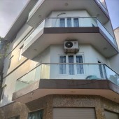 Bán nhà hai mặt phố TP Thái bình- khu kinh doanh với dòng tiền cao
Hoàng Công Chất, DT 93, 5 Tầng, MT 7, giá 13  tỷ có thương lượng