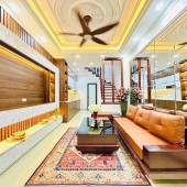 bán nhà cầu giấy, nhà đẹp mới long lanh, 45m2, 5 tầng, mt 4m, tặng full nội thất 500tr, xách vali ở luôn